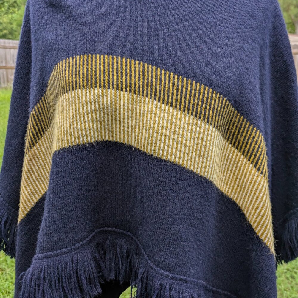 Vintage Bradley Poncho Blue and Gold - Picture 2 of 6
